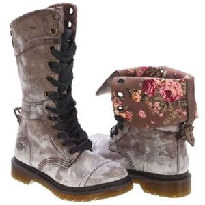 Dr Martens 1914 Triumph combat boots
